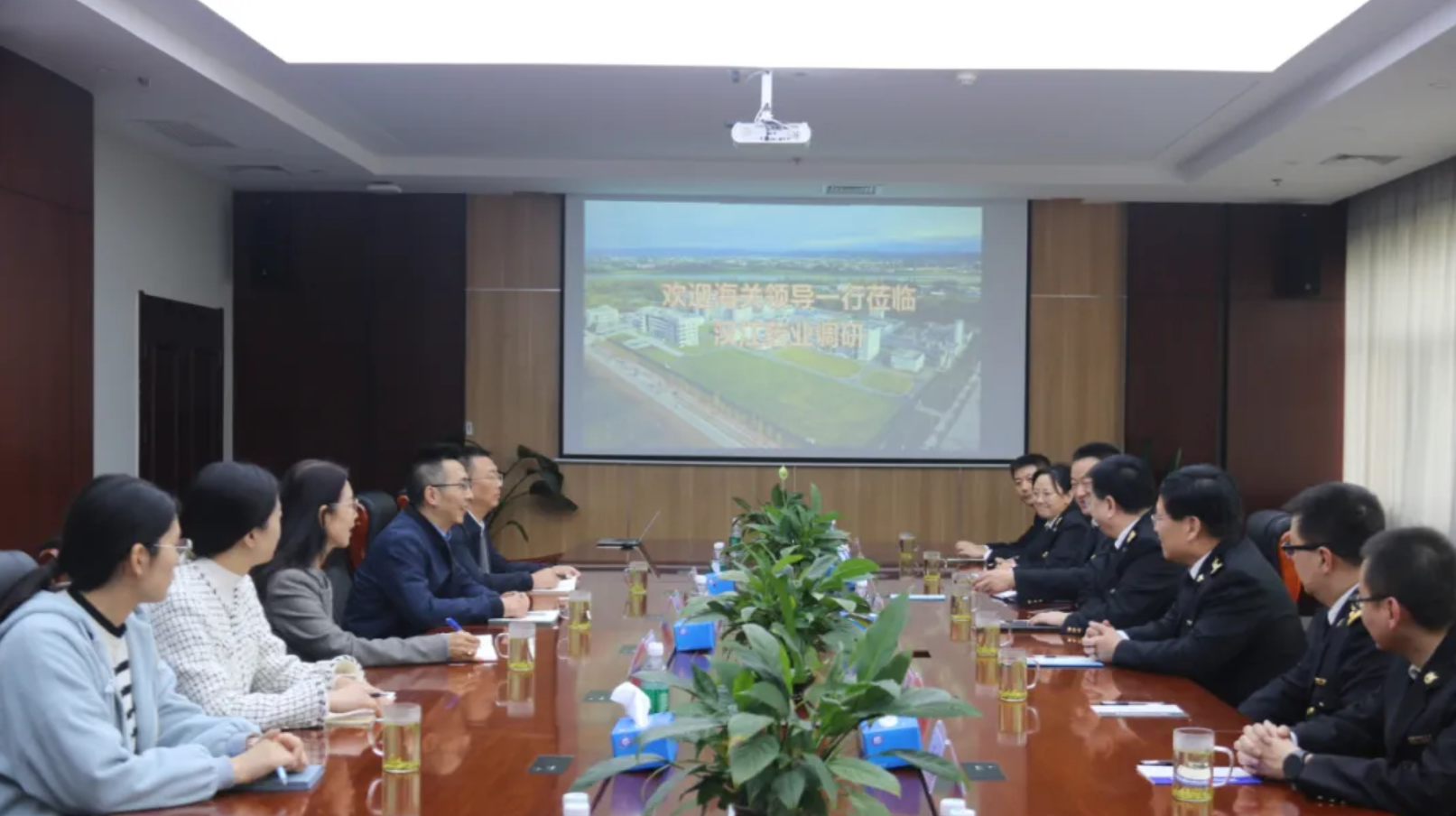 【“關(guān)”助發(fā)展，護(hù)企遠(yuǎn)航】西安海關(guān)副關(guān)長(zhǎng)李晉生一行蒞臨公司調(diào)研